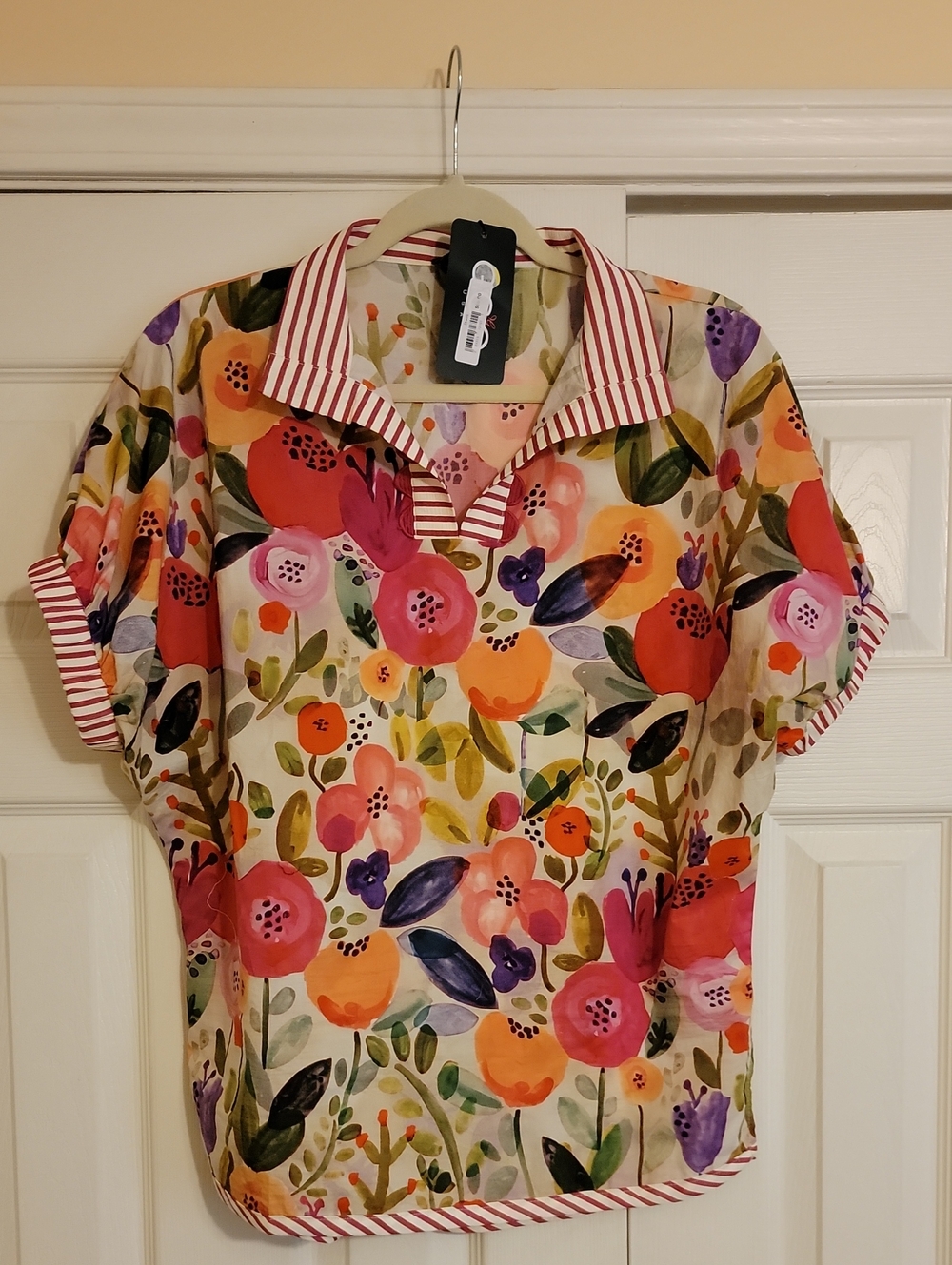 Gigio Floral Short-Sleeve Top in Multicolor Blossom Print